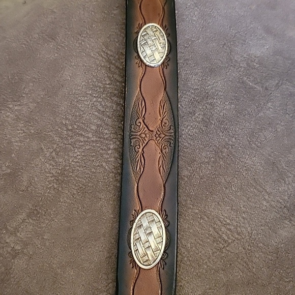 Vtg RED LEATHER 1996 Floral Tooled Basket Weave Concho Leather Belt main image 15